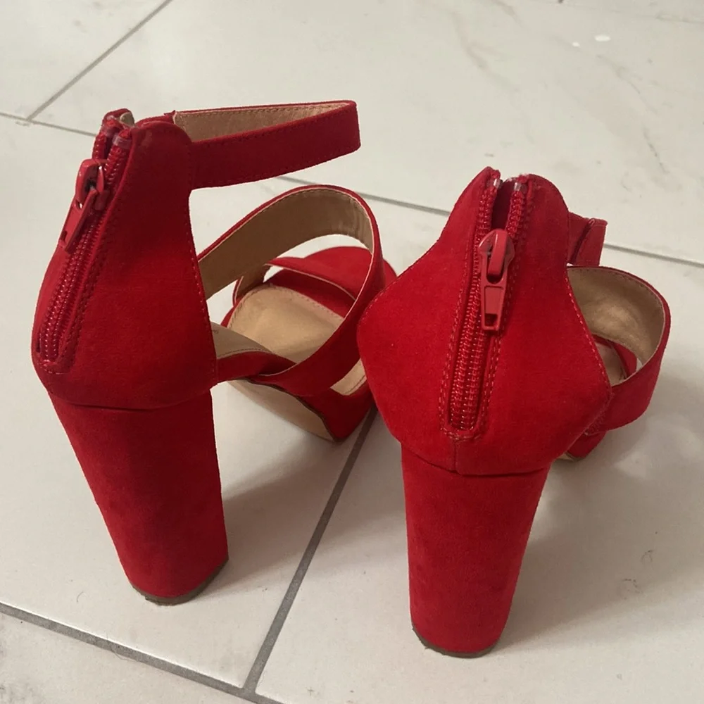Red Heels - Picture 4 of 6